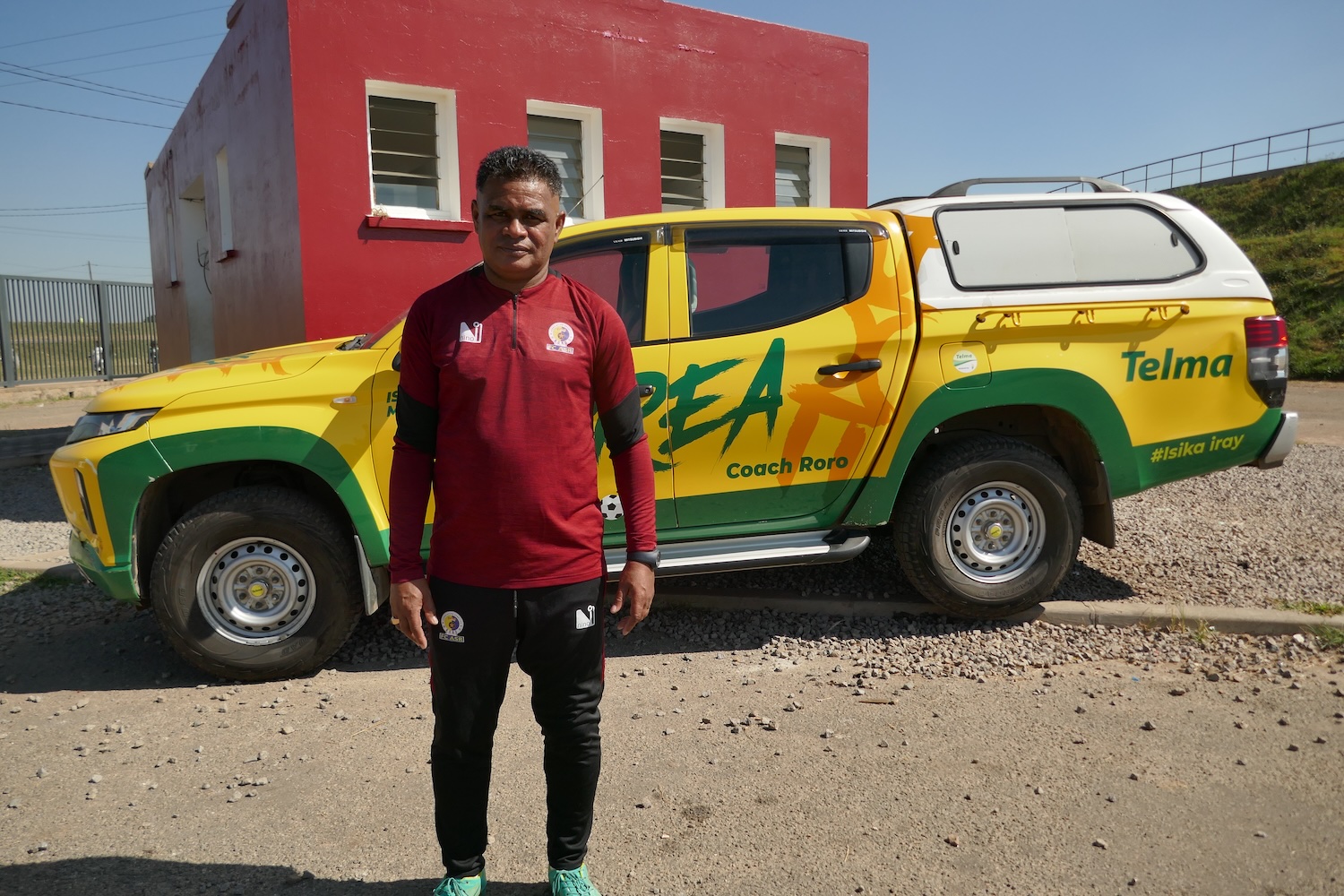 Le coach Rôrô répond aux questions des globe-reporters sur le football depuis son école de football à Antananarivo © Globe Reporters