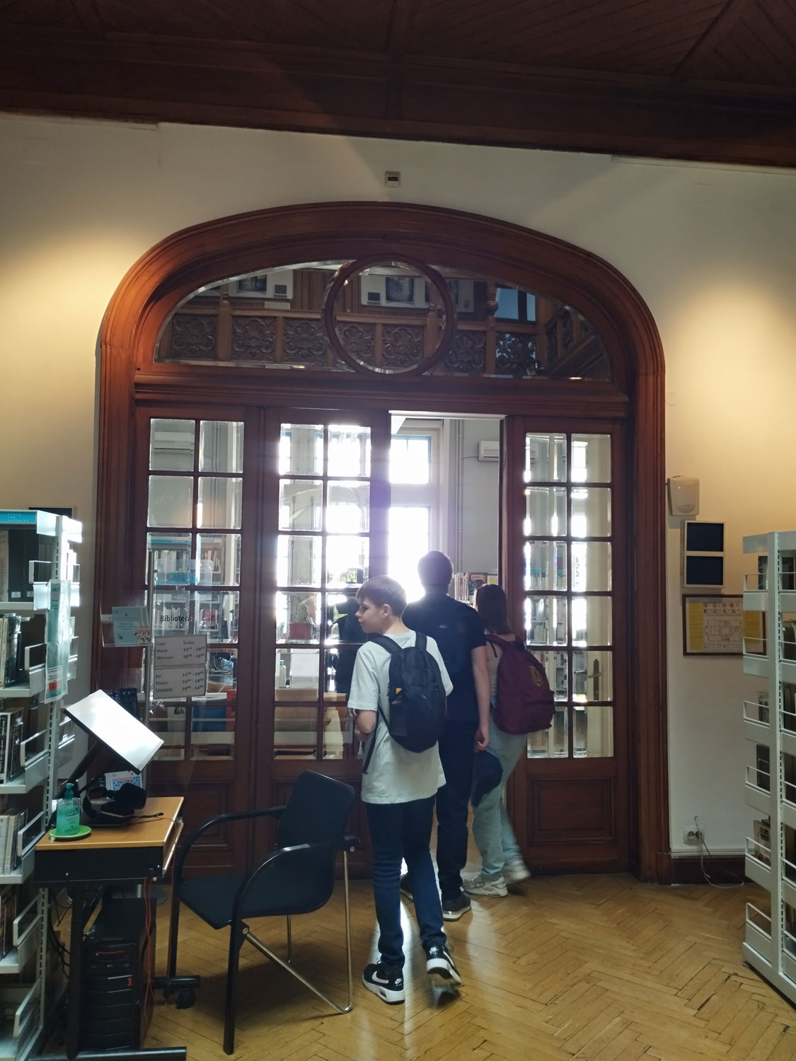 Entrée dans la médiathèque de l’institut français de Bucarest © Globe Reporters