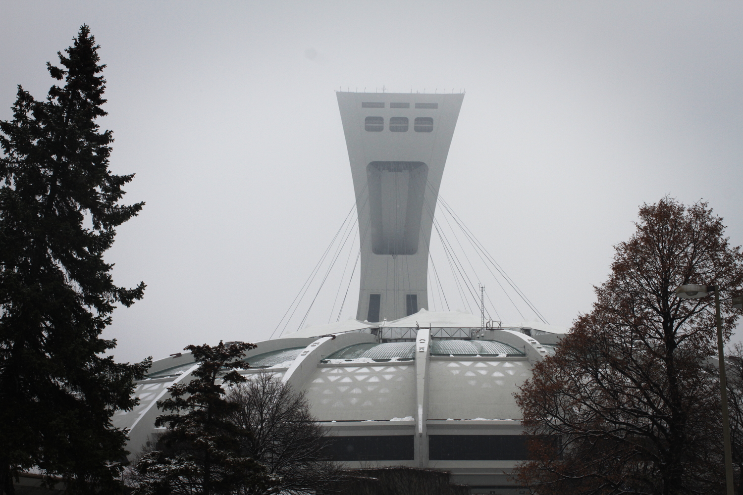 Le stade olympique de Montréal, vu de l’extérieur.