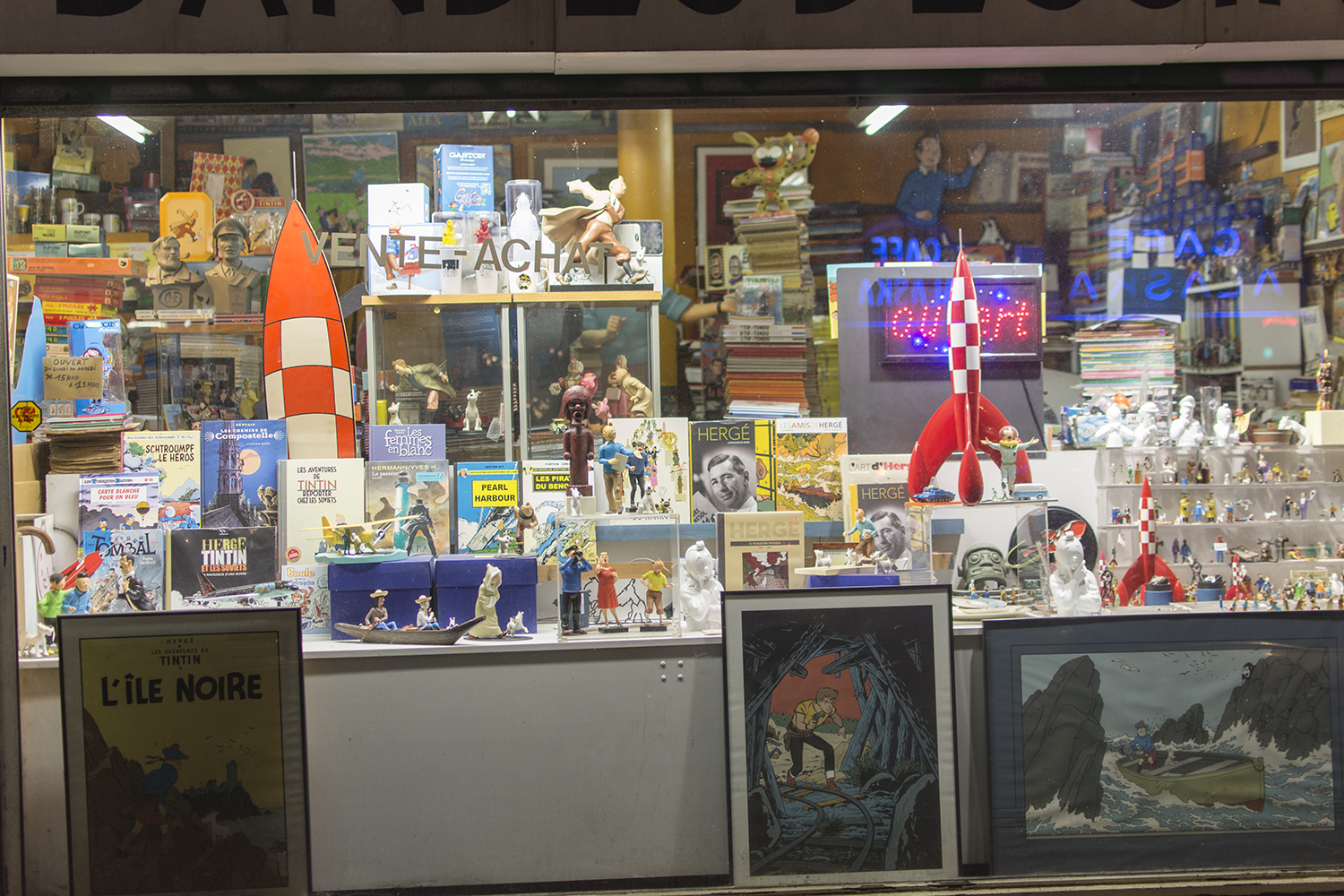 Les aventures de Tintin occupent encore une large place dans les librairies spécialisées © Globe Reporters