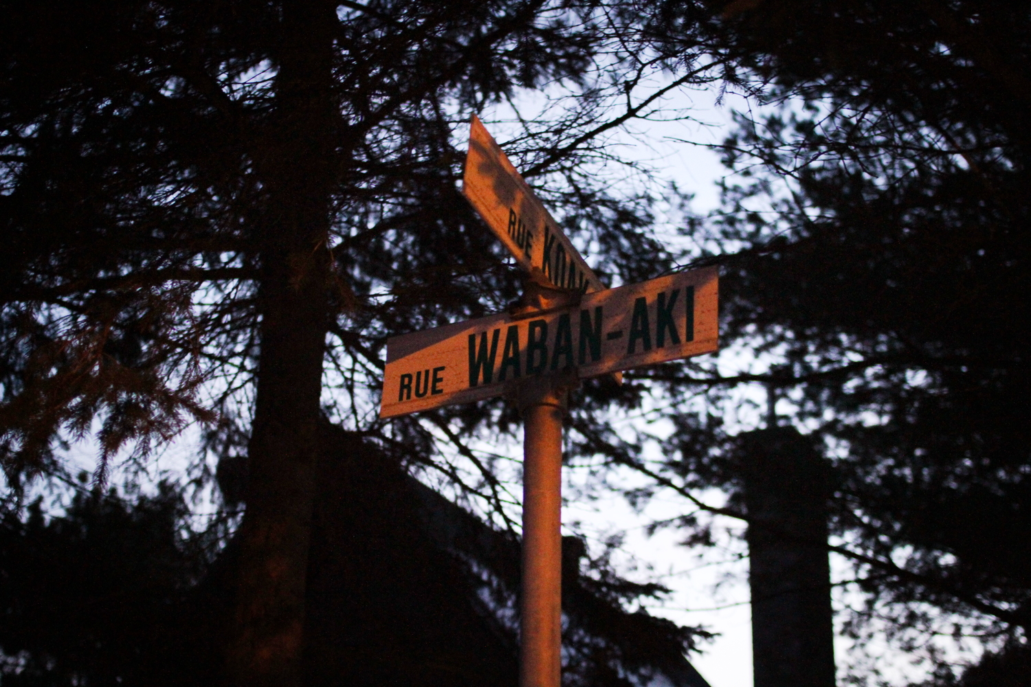 Les noms des rues sont en langue abénaki.