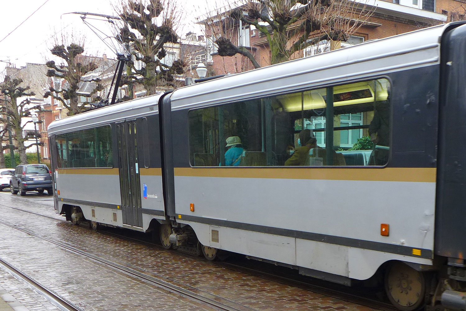 Bus ? Métro ? Vélo ? Vu le temps, c’est en tramway que notre correspondant se rend à Anderlecht. © Globe Reporters