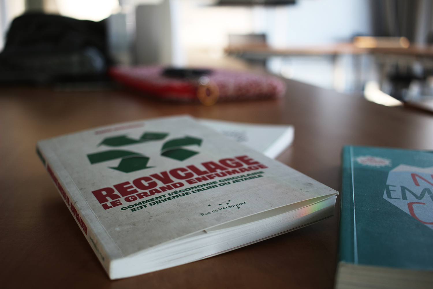 « Recyclage, le grand enfumage », un livre très instructif selon Emmanuelle FREMOUX © Globe Reporters