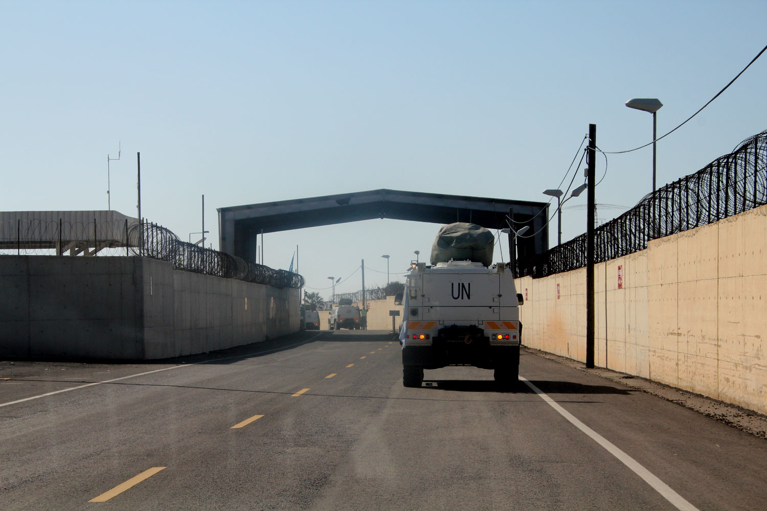 Direction la décharge municipale. Nous croisons des camions militaires qui font des manœuvres d’entraînement © Globe Reporters