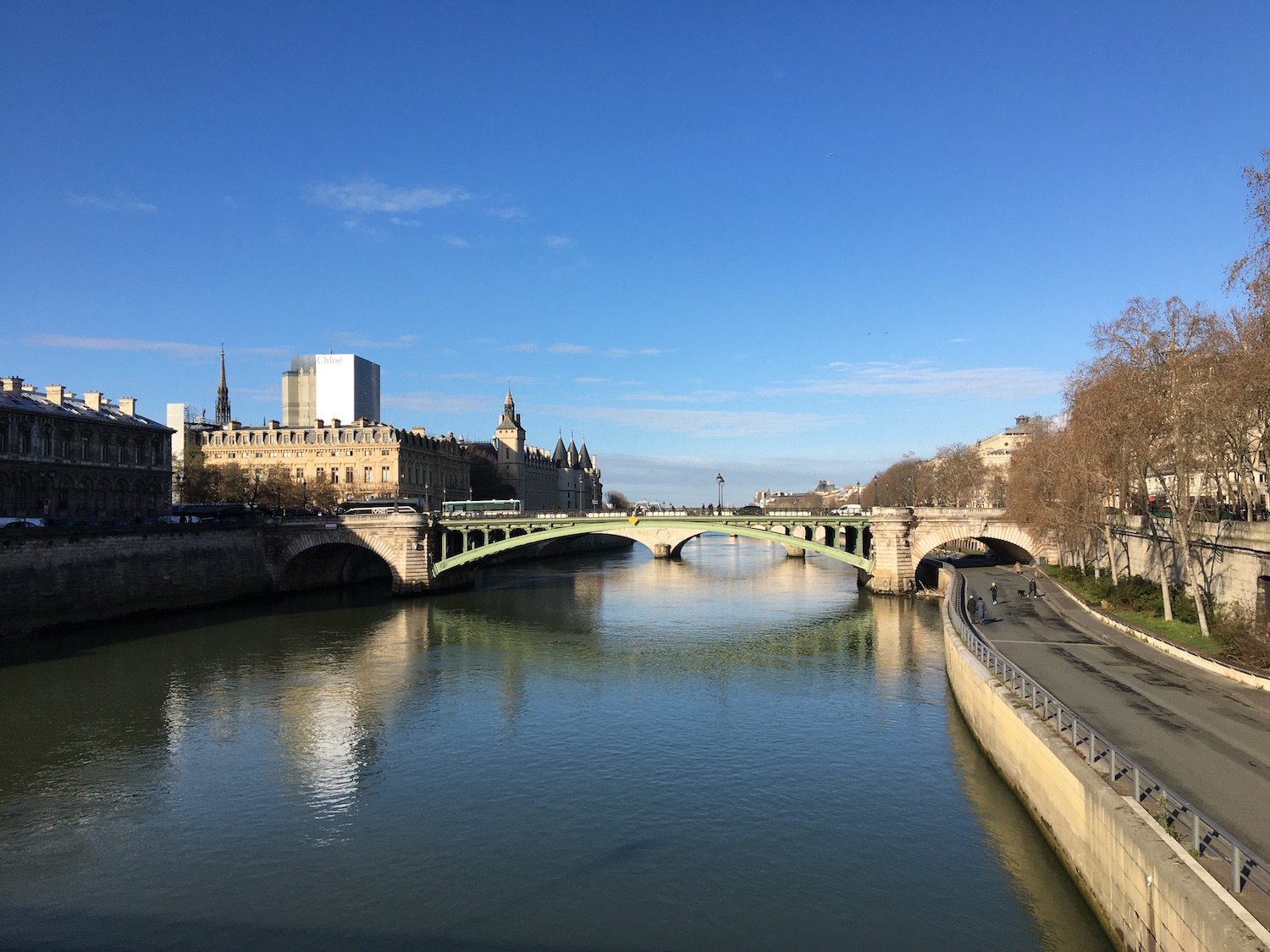 La Seine et ses berges aménagées où il est possible de se promener. Il n’y a pas si longtemps, seules les véhicules y avaient accès © Globe Reporters