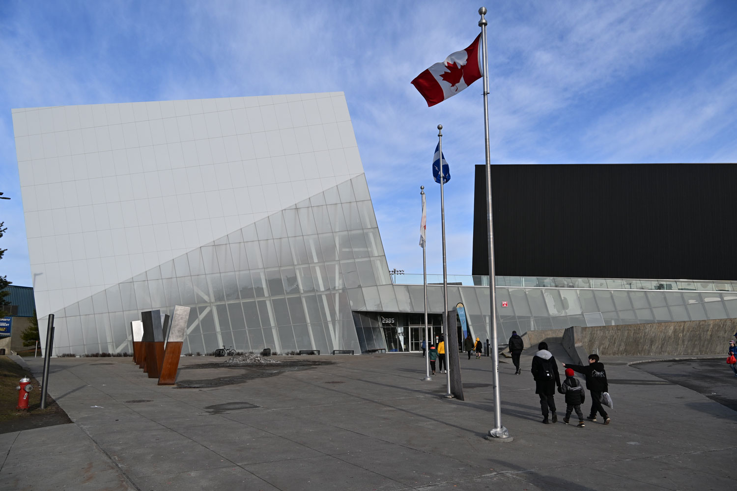 Samedi matin, 8h00, complexe sportif de Saint-Laurent pour la compétition d’ultimate © Globe Reporters